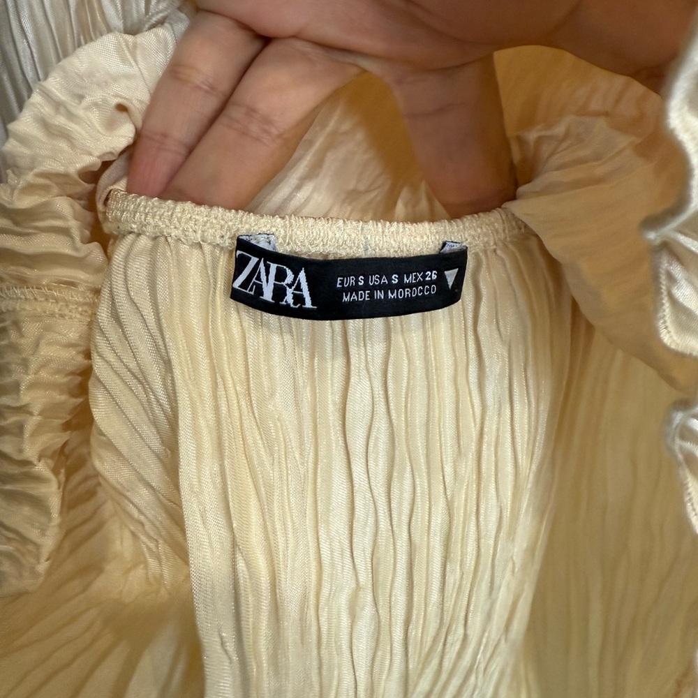 ZARA Pleated Halter Top Asymmetrical Cream Textured Blouse Size S Boho Chic - Picture 5 of 8